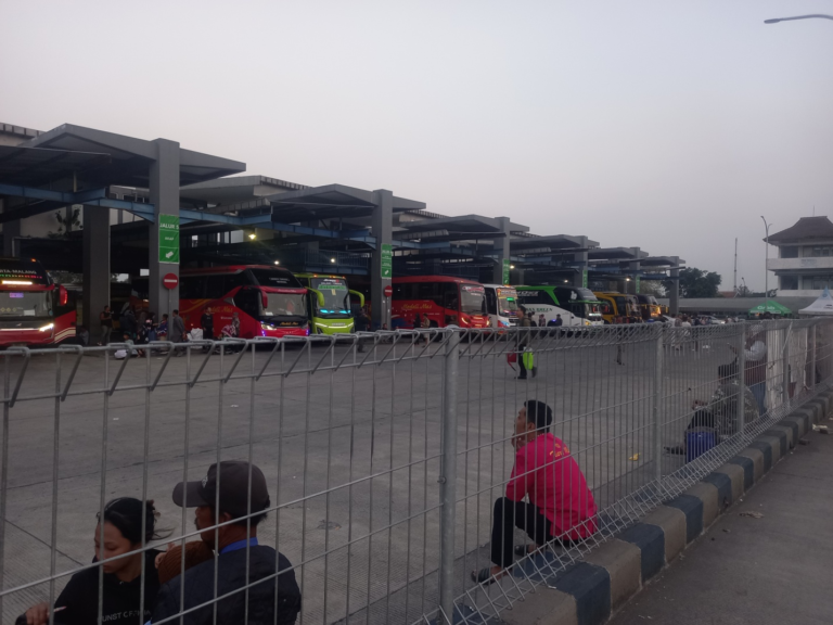 Arus Balik Libur Sekolah, Terminal Arjosari Dipadati Penumpang