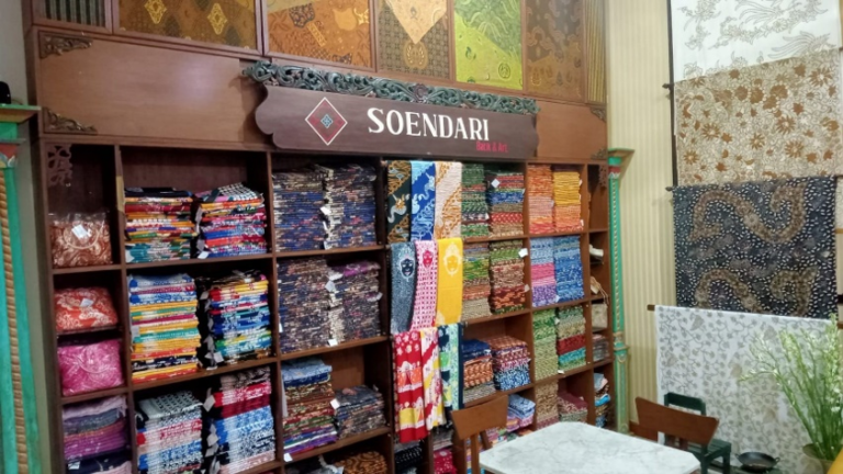 Melestarikan Wastra Lewat Secangkir Kopi: Sinergi Kreatif Soendari Batik & Art dan Kedaily Coffee Malang