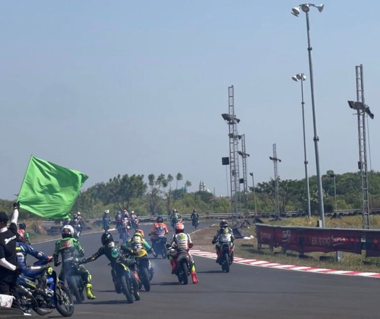 Superchallenge Superprix Seri 4 2026 Digelar di Sirkuit GBT Surabaya, Ragazzo Kautsar Juara Kelas Bebek 2T