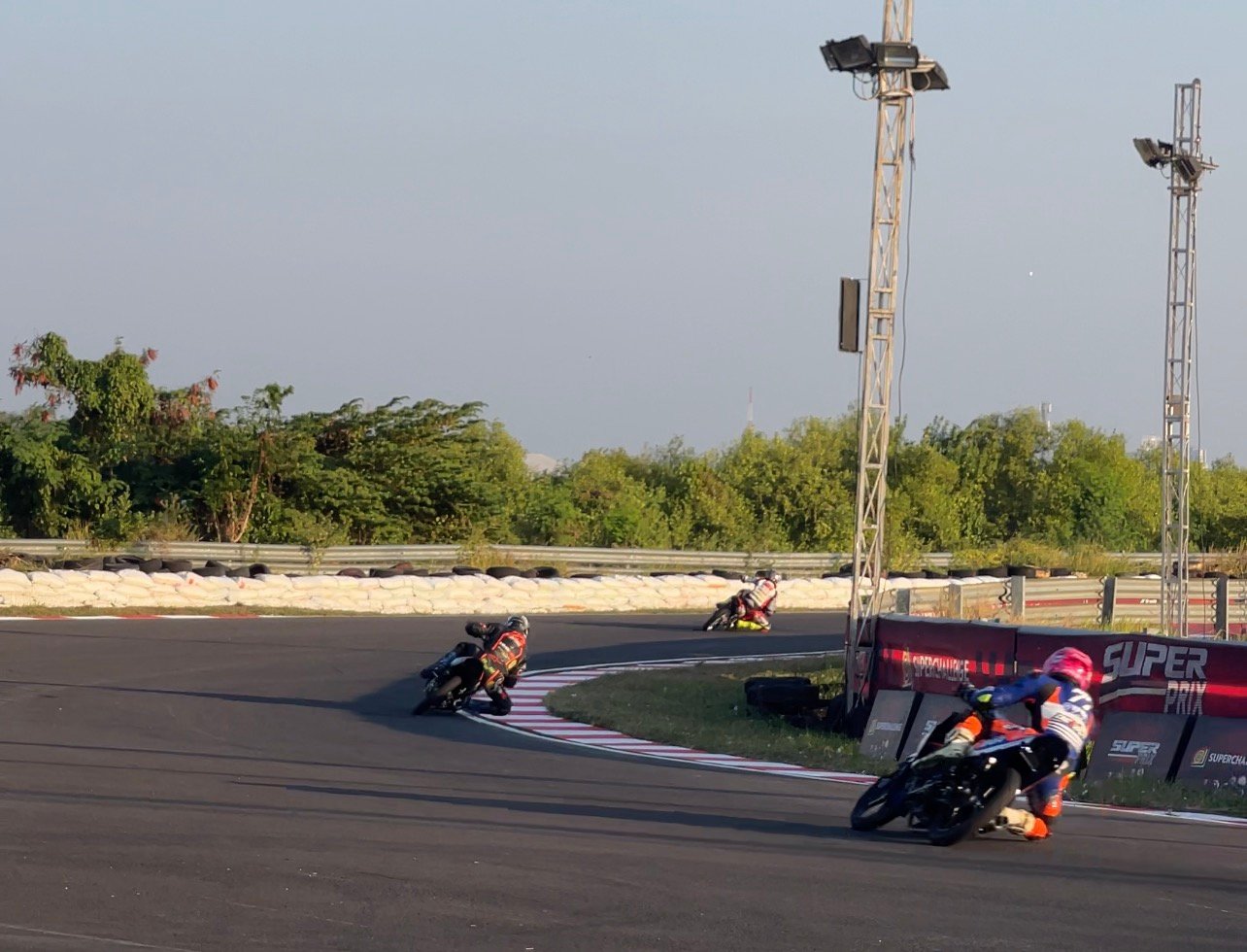Pertarungan Kelas Bebek 4T TU 130cc Expert di Lintasan Sirkuit GBT Surabaya/Doc:FolksNews.id2026
