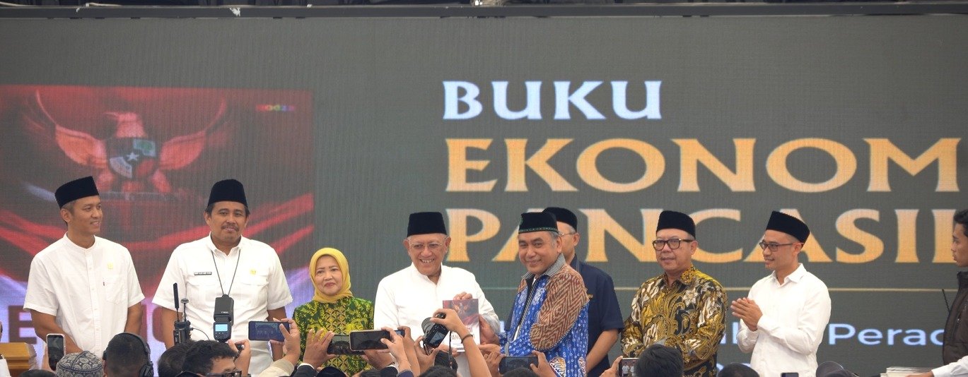 Dok: FolksNews.id / Ketua PWNU Jawa Timur KH Abdul Hakim Mahfudz saat peluncuran buku "Ekonomi Pancasila"