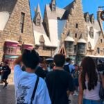 Meski Diguncang Gempa, Kastil Hogwarts dan Jurassic Park di Universal Studios Osaka Tetap Diserbu Wisatawan