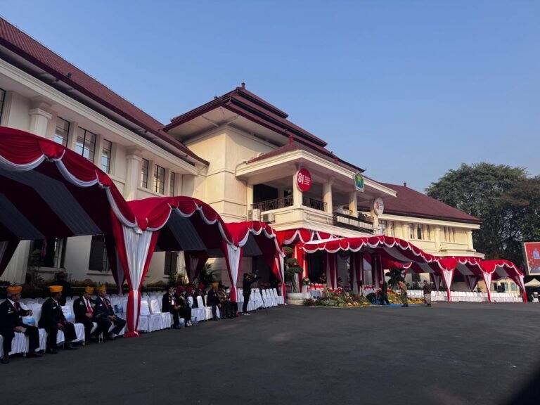 Persiapan Matang Upacara HUT ke-81 RI di Balai Kota Malang Khidmat dan Sukses