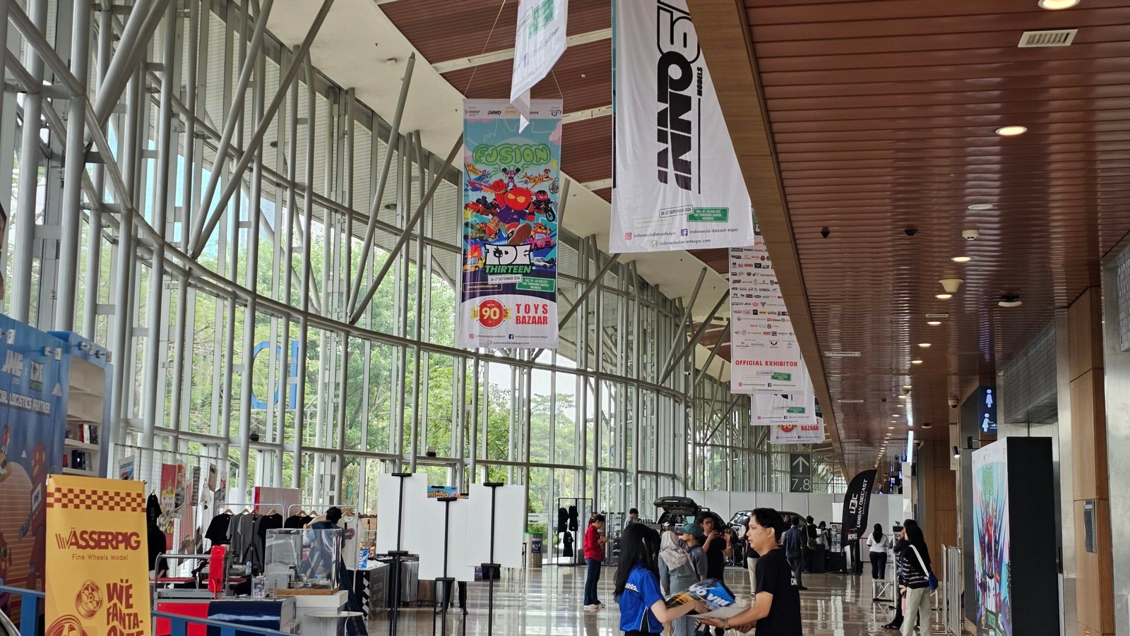 Suasana pameran diecast di ICE BSD