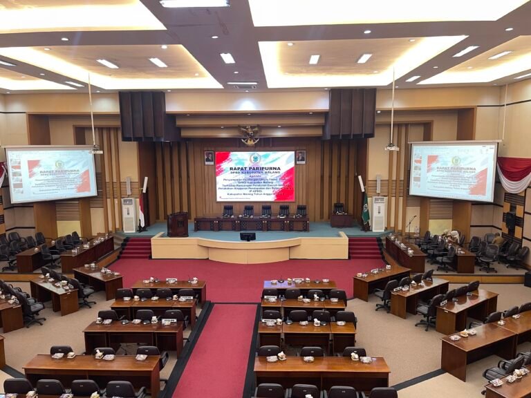 DPRD Kabupaten Malang Sampaikan Pandangan Fraksi soal Raperda Perubahan APBD 2026