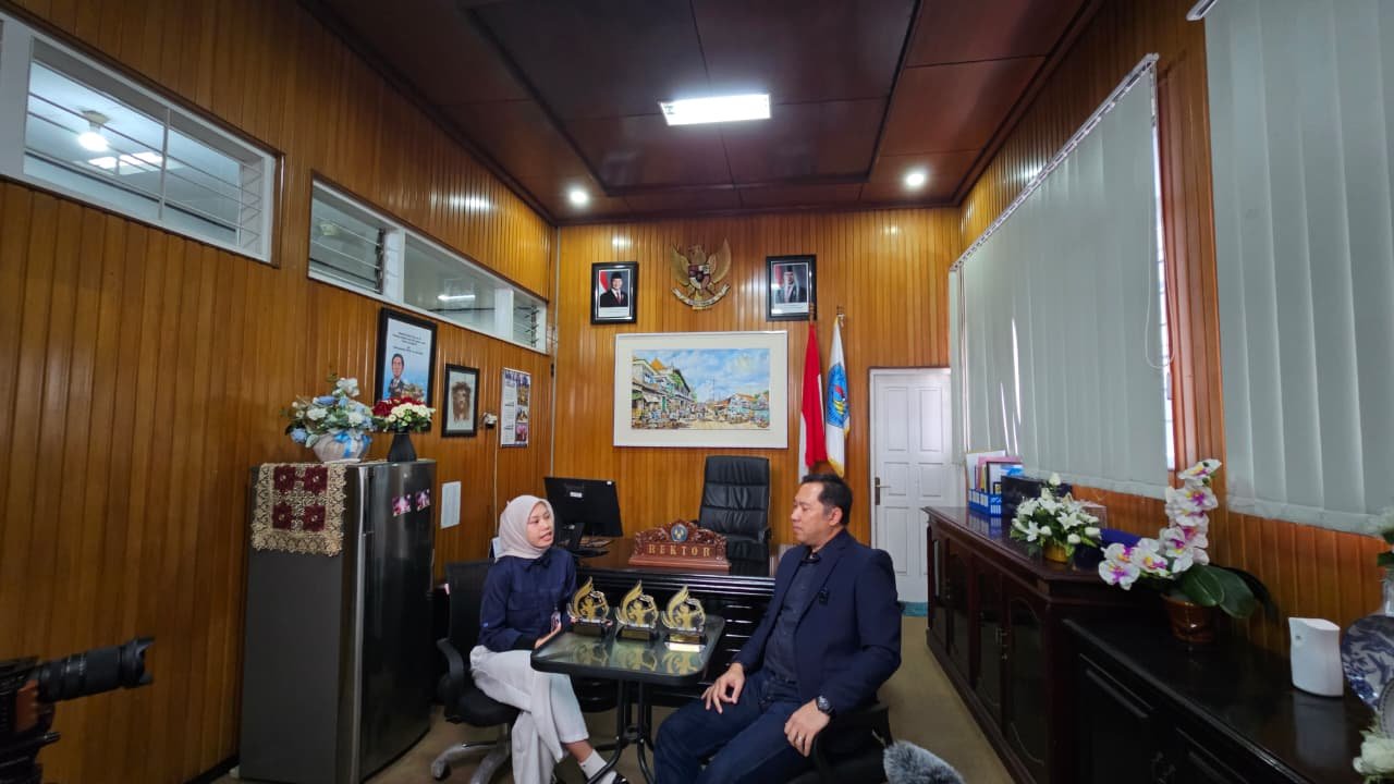 Foto Wawancara Eksklusif Rektor ITN Malang