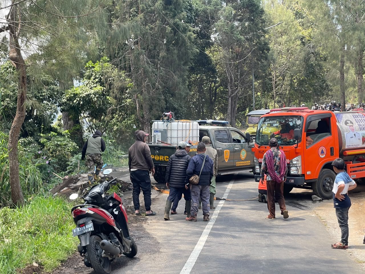 Mobil Gakkum Kehutanan berhasil dievakuasi/Foto: Vidyaningrum