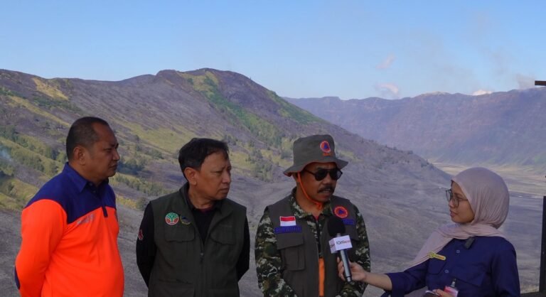 Karhutla Bromo Hillside, BPBD Malang Kerahkan 8 Tangki
