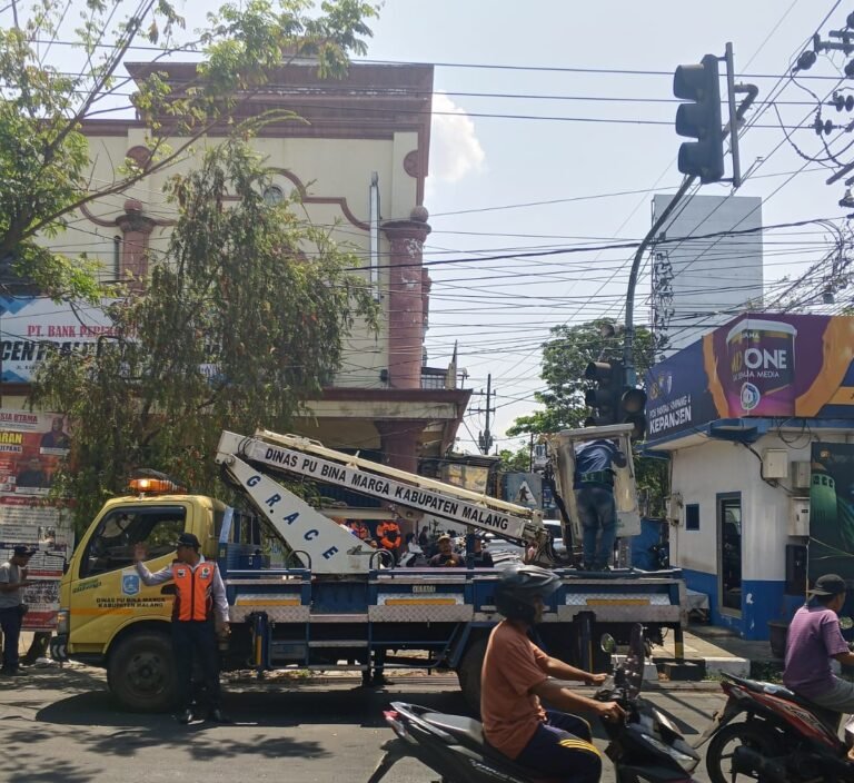 Dishub Kabupaten Malang Pasang CCTV di Simpang 4 Kepanjen