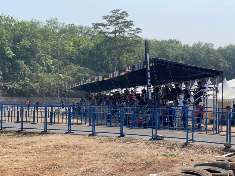 Hari Kedua Kejurnas Passion, Tribun Sirkuit Mijen Dipadati Penonton