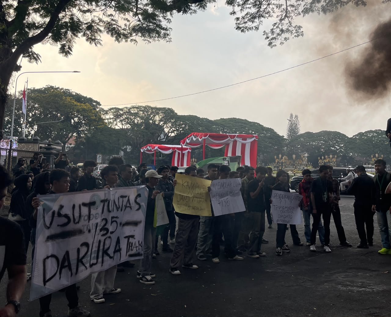 Aksi HMI Cabang Malang menuntut 3 keadilan di DPRD Kota Malang